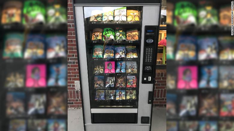 自動售貨機,自動售賣機,自動售貨機價格,廣州售貨機,無人售貨機,智能自動售貨機加盟,自動販賣機,飲料自動售貨機,廣州富宏智能售貨機