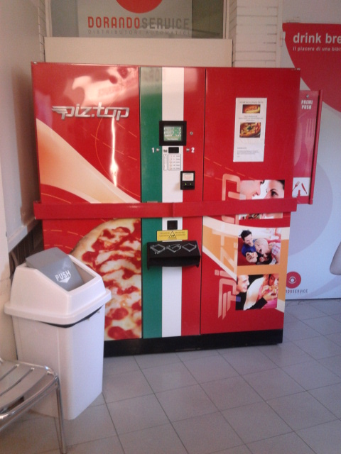 自動售貨機,自動售賣機,自動售貨機價格,廣州售貨機,無人售貨機,智能自動售貨機加盟,自動販賣機,飲料自動售貨機,廣州富宏智能售貨機